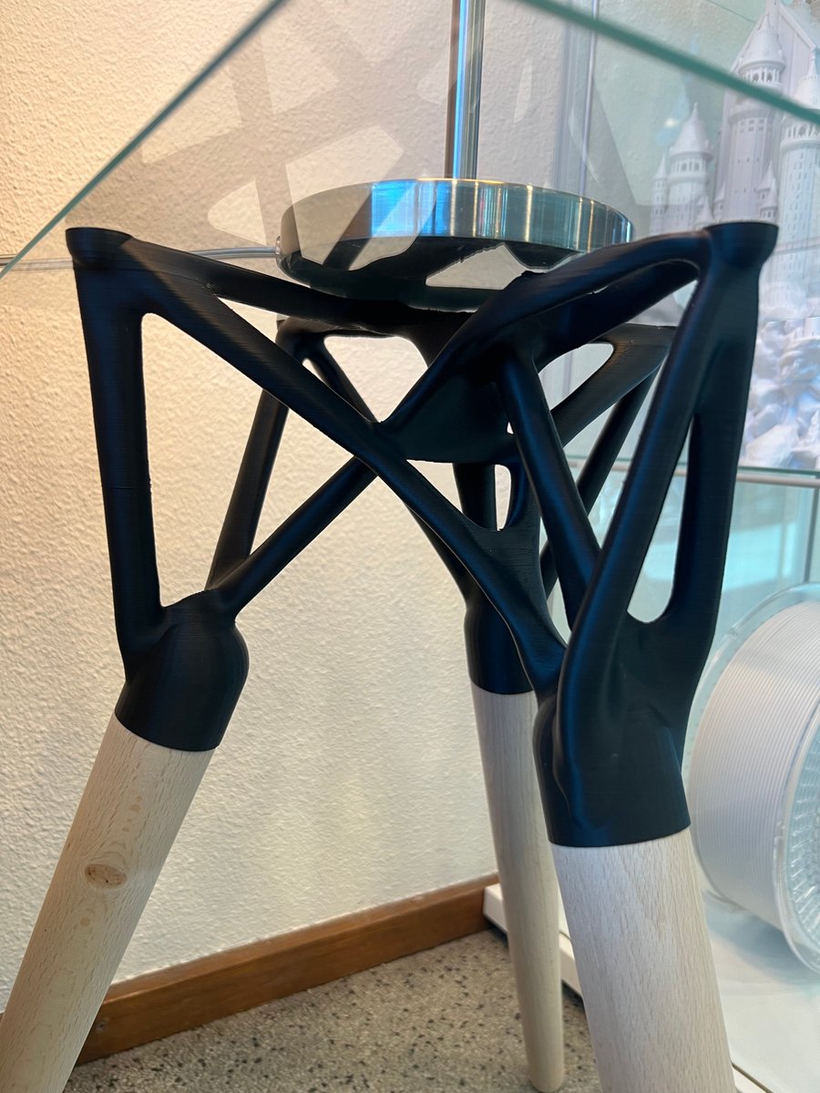 3D4Makers.com (@3d4makers) on Twitter photo Transforming imagination into reality with this stunning 3D-printed table! 🚀
Designed in Fusion 360 using generative design by the talented Carolo <a href="/printablescom/">Printables.com</a>. We used our Facilan™ C8 Black to print the parts and the 3D printed is from Schoone Lights .#3dprinting Transforming imagination into reality with this stunning 3D-printed table! 🚀
Designed in Fusion 360 using generative design by the talented Carolo <a href="/printablescom/">Printables.com</a>. We used our Facilan™ C8 Black to print the parts and the 3D printed is from Schoone Lights .#3dprinting