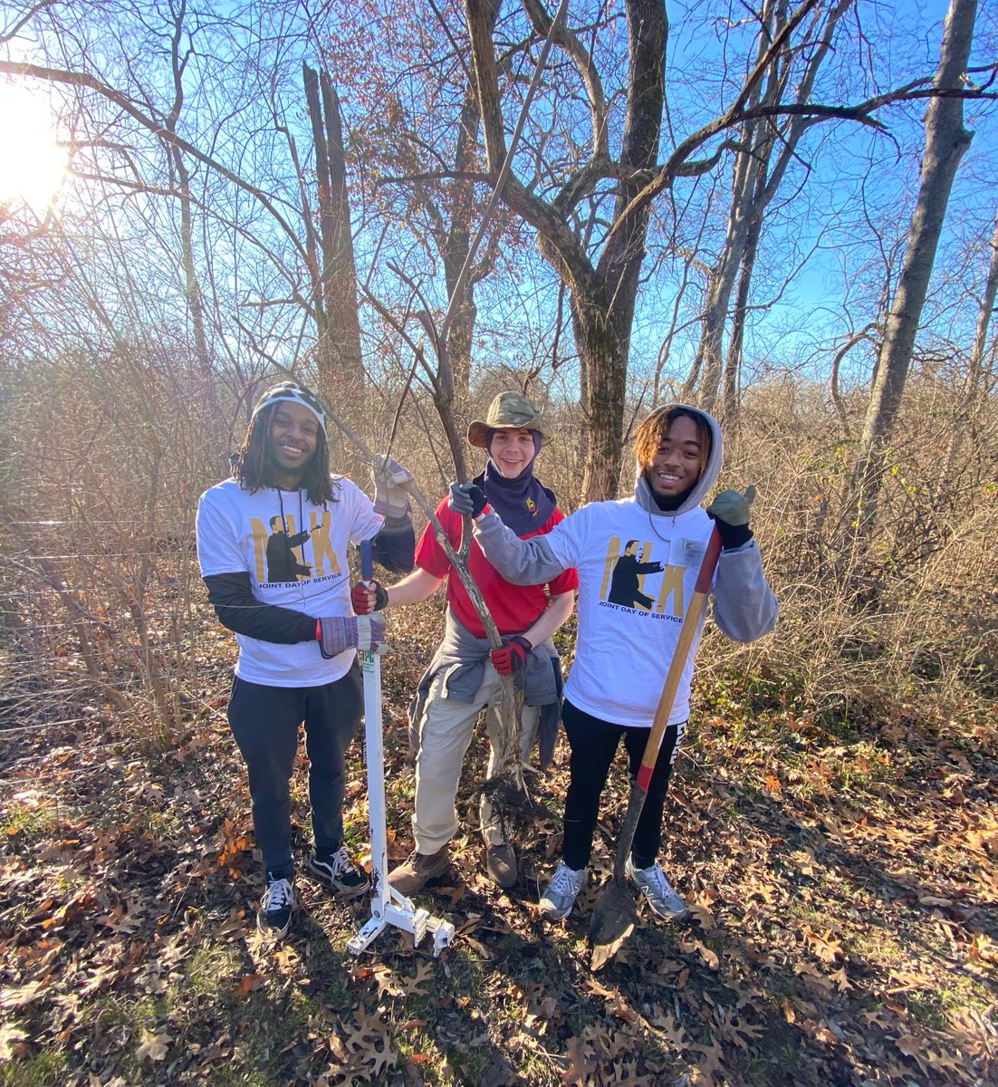 LandTrustTN's tweet photo. Thank you to the over 900 students who came out to serve across Nashville for the MLK Jr. Joint Day of Service 2024! Last week, 11 students came out to help with trail work at Glen Leven Farm. 

#LandTrustTN #MLKDay #Conservation #Tennessee https://t.co/zRmDguHD4e