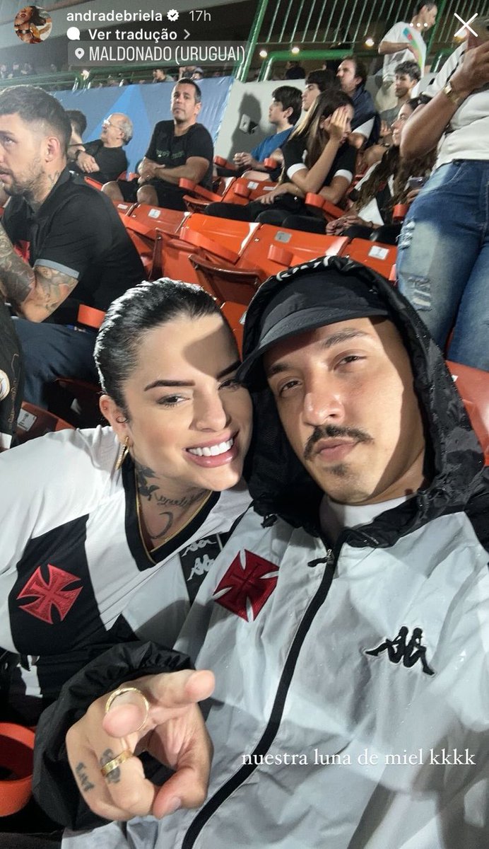 l6tina's tweet photo. e o delacruz que passou a lua de mel assistindo o jogo do vasco https://t.co/XrAan9Zpbb