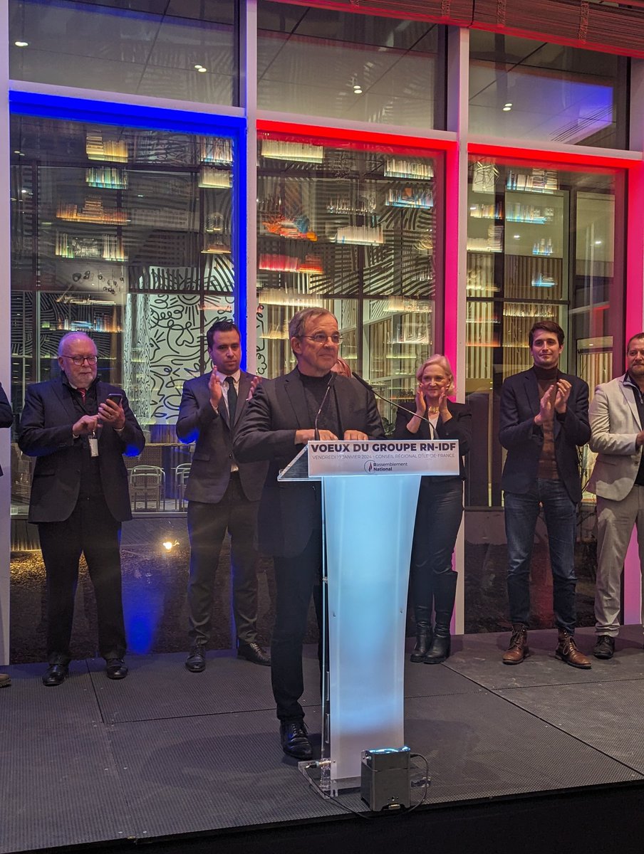 RNational_IDF's tweet photo. .@ThierryMARIANI:" l'élection d' @AymericDurox prouve qu'en politique quand l'on s'accroche, on finit par y arriver, y compris en @iledefrance" #RNIDF #RegionIDF https://t.co/bMg18mCJyT