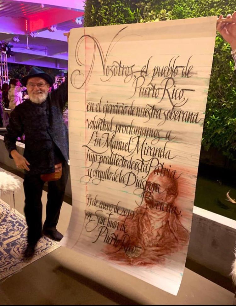 #FridayFunFact ✨️Puertorrican painter and writer Antonio Martorell gave this beautiful piece of art to Lin-Manuel during the celebrations of #HAM4PR in January of 2019. The amazing art is in Lin's house since. Did you see this in person? Let us know what you think 👇🏼