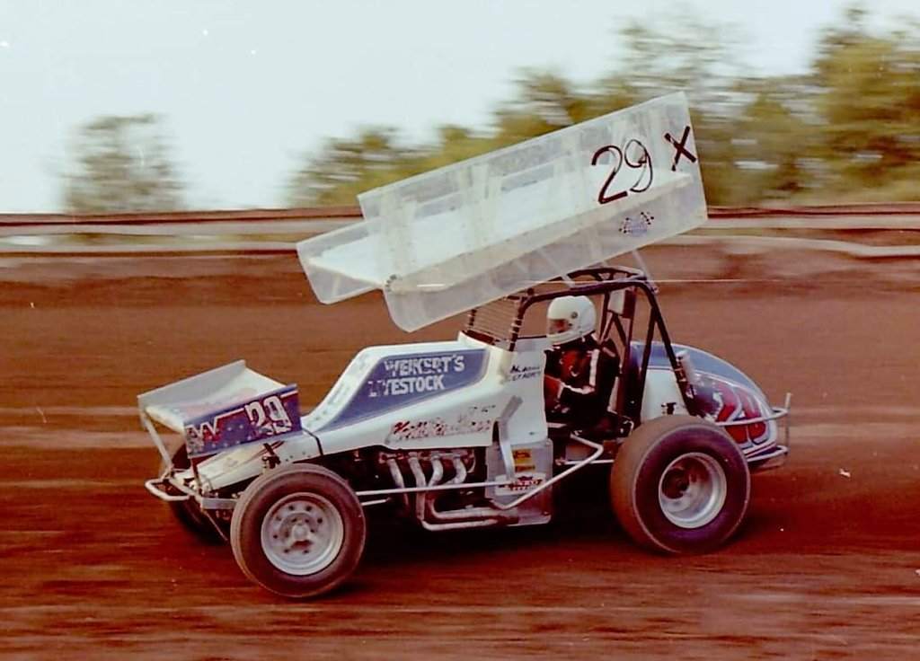 Bobby Davis Jr. trying an experimental wing on the Weikert’s Livestock big block powered #29 at Selinsgrove Speedway circa 1982 📸Barry Skelly