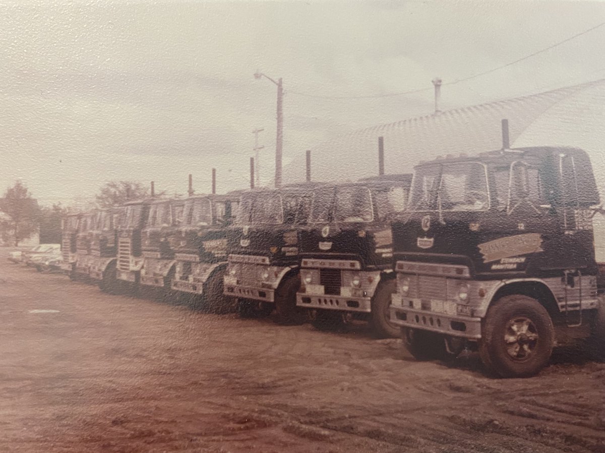 PennerInt's tweet photo. Remembering the days when this trusty old fleet paved the way for the journey ahead!!
#FlashbackPhoto #TruckingHistory #FlashbackFriday https://t.co/TwCoxwMzci