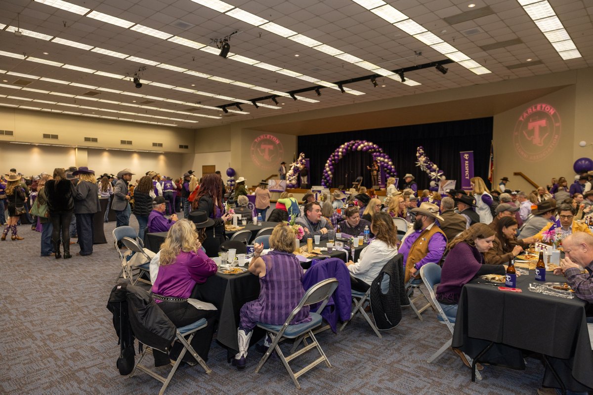 TarletonFW's tweet photo. Good food, music, and company! 💜 

Thank you, @Tarletonalumni for hosting a great event yesterday! 

#TarletonFW #FWSSR https://t.co/jFIprcOREv