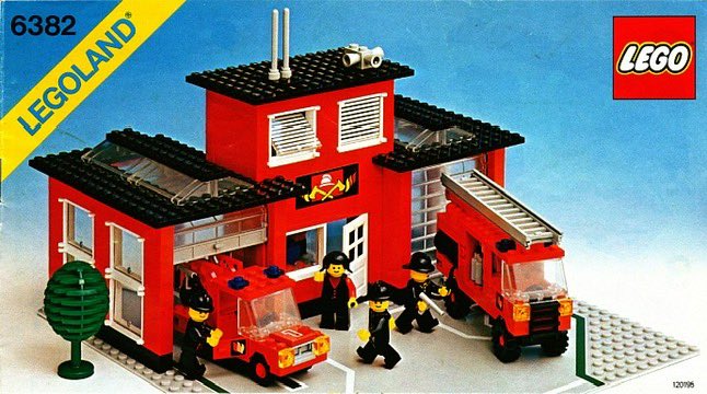bobvintagebrick's tweet photo. Who remembers these Vintage LEGO City sets? 1/2 https://t.co/oOr9MC84ZY