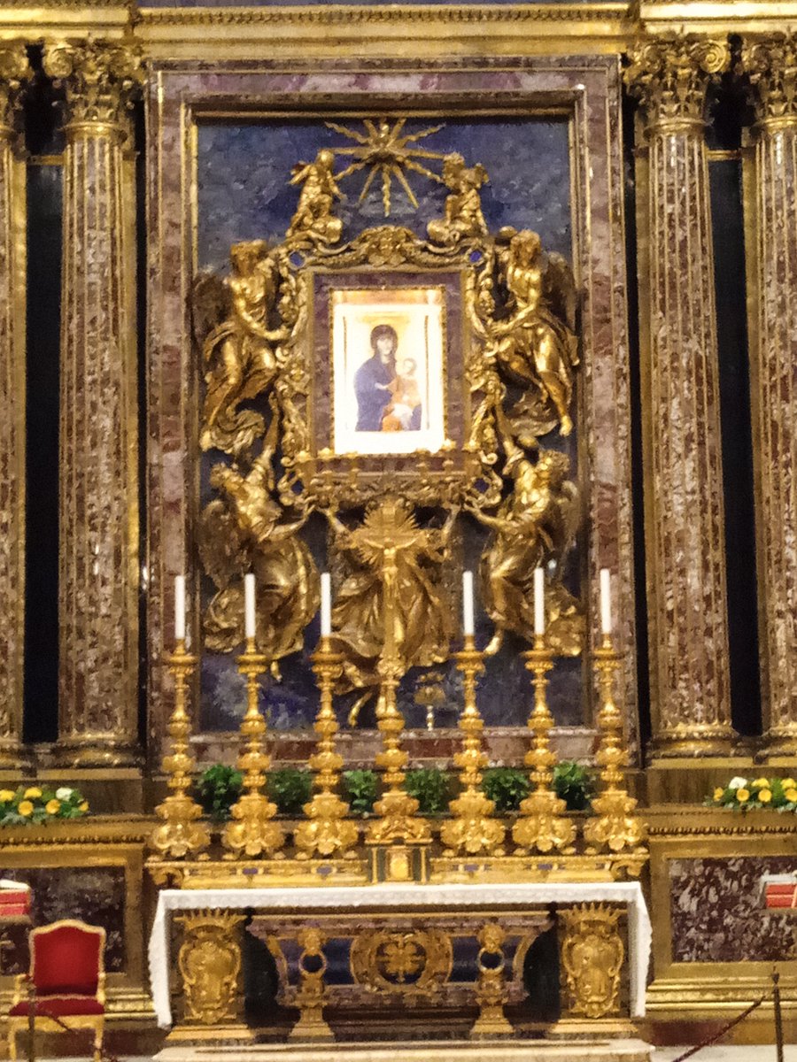 srmcarla's tweet photo. #ore18
Ave Maria, Salus populi Romani!
Anche se breve, una sosta a S. Maria Maggiore ti ritempra l'anima. C'è sempre la Madre che ti accoglie e ti scalda il cuore.
Tante benedizioni a ognuno/a! https://t.co/kOBeXwHLhp