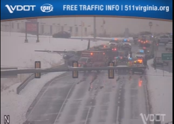 VaDOTNOVA's tweet photo. #Dulles: there is in fact a small plane in the roadway and blocking all lanes of Loudoun County Pkwy at Arcola Mills Dr. Please use alternate routes. #VaTraffic https://t.co/QJjQCv3TiP