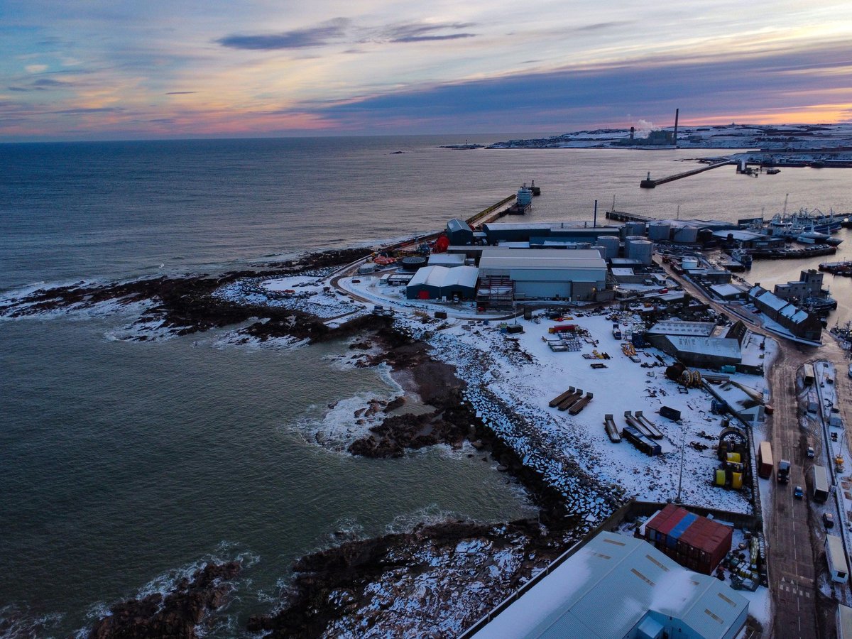 PeterheadLive's tweet photo. Today aerial view around the snowy #Blootoon.
Thank you Gary for sent in pics.
#Peterhead #Buchan https://t.co/YkHdx8RIfn