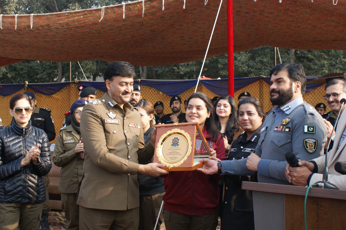 PunjabTraffic's tweet photo. A Few Glimpses of Women Cricket match played Between Traffic police Lahore and Traffic police Gujranwala at Police Training Centre Chung.
#trafficpoliepunjab #ctplfaislabad #ctplrawalpindi #GovtofPunjabPK #ctpsialkot #ctpmultan #dgprpunjab #PunjabPolice #ctpgujranwala #ctplahore https://t.co/UHIzXUICXe