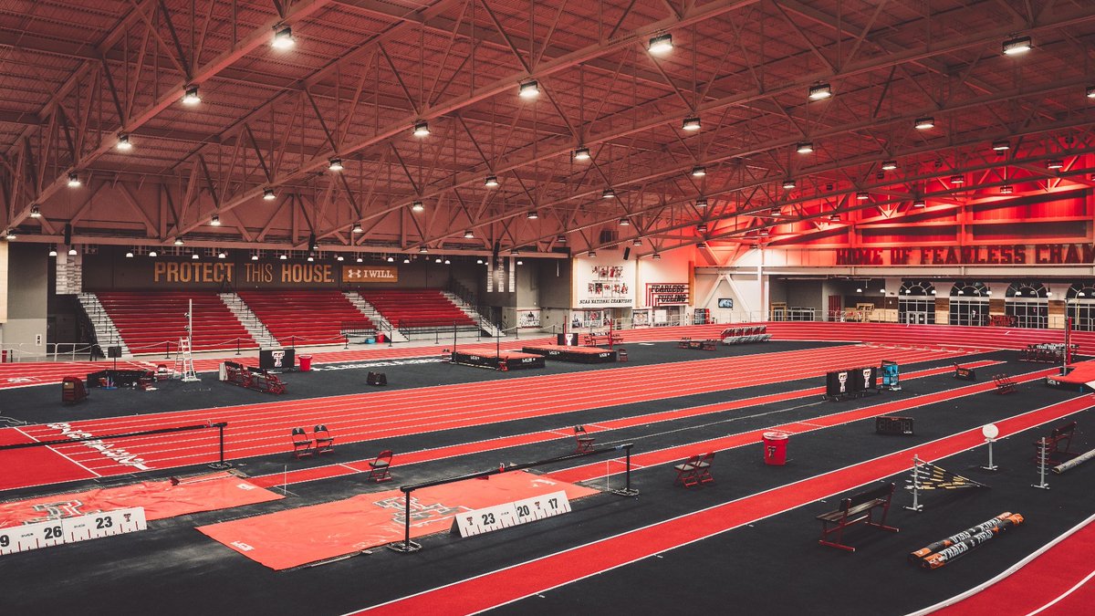 The indoor #trackandfield season continues to heat up this weekend with <a href="/BeynonSports/">Beynon Sports</a> surfaces trusted in 15+ meets!🏃💨This includes <a href="/LibertyU/">Liberty University</a>'s Brant Tolsma Invitational, <a href="/thetrackatnb/">the TRACK at new balance</a> Collegiate Showdown, The Battle in Beantown at <a href="/BUAthletics/">BU Athletics</a> &amp; the <a href="/TexasTech/">Texas Tech University</a> Corky Classic.🎽