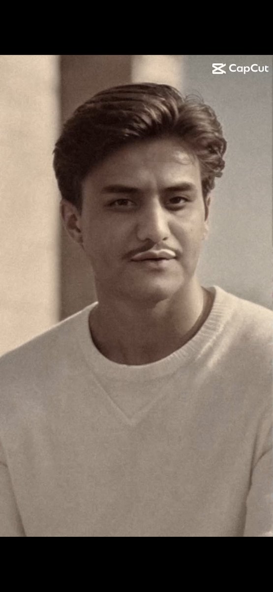 khalid_oun's tweet photo. الشعراء عام 1930م

طلعوا شخصيات لكن ظالمتهم المحاورة 😂 https://t.co/sw4PI6XkNu