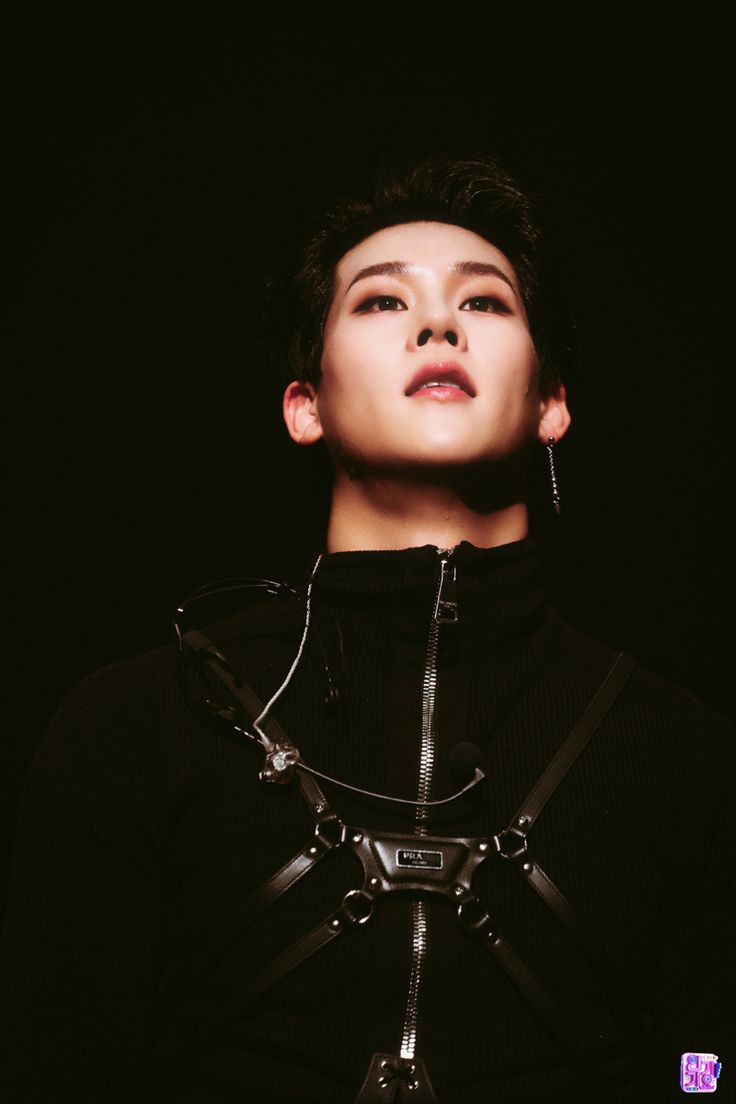 ByJooheonsSide's tweet photo. 369 days left until Jooheon's back home. https://t.co/zp8qjk6Cor