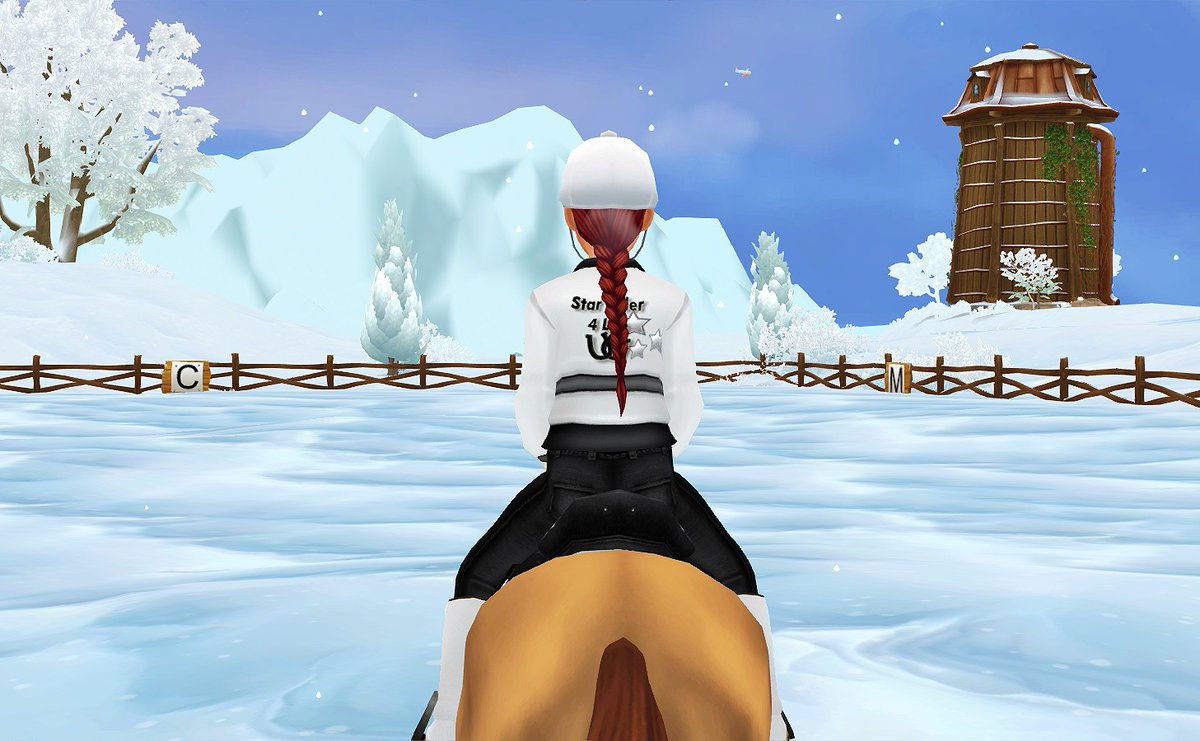 mandyadventures's tweet photo. Snowfall in Jorvik is forever stunning...❄️ @StarStable https://t.co/2ydO3piBKD