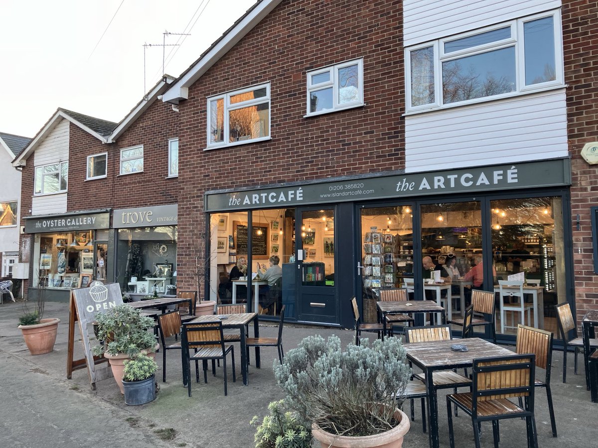 Excellent cakes at The Art Cafe on Mersea Island this afternoon. Good to see Trove, their gallery &amp; bookshop stock No Boat Required &amp; 50 Walks on the Essex Coast ⁦<a href="/artcafe1/">The Art Café</a>⁩