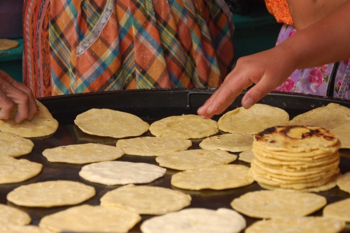 ¡Recién salidas del comal! 😍🇬🇹

Las tortillas son el delicioso tesoro nacional que acompaña todas las comidas chapinas. 🌽🤤 ¡Buen provecho! 🍴

#NuestroDiario #NDPlay #Antojito #Chapín #ComidaGT 
📷 RRSS