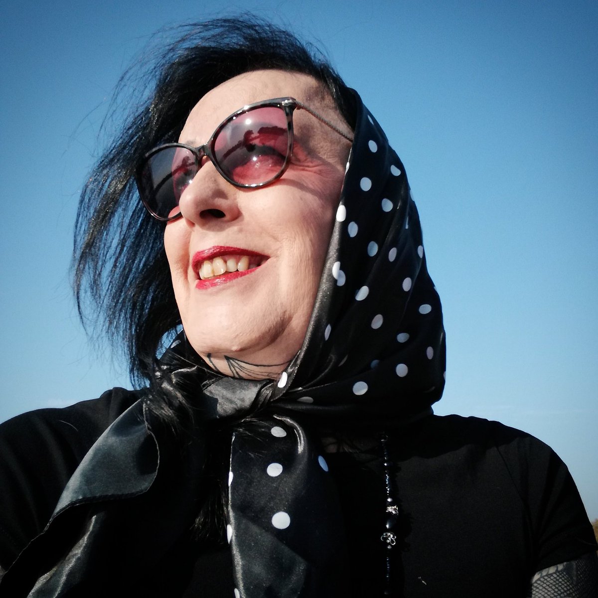 Zum Internationale  Fetish Day einer meiner Fetishe: Das Kopftuch.
#InternationalerFetishDay #Headscarf