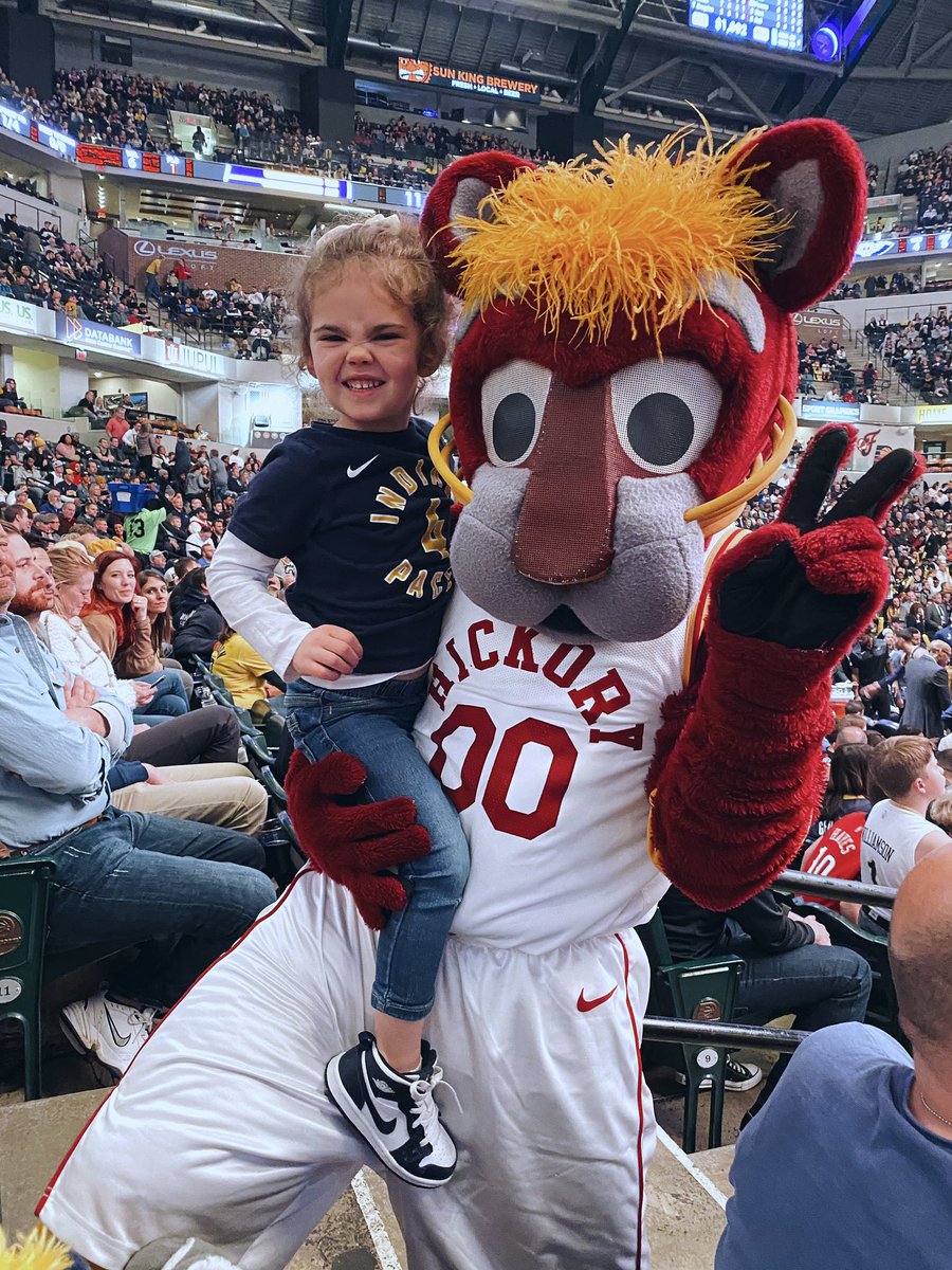 ryanrucker's tweet image. In 2019, my brother met Herb Simon and mentioned I was a diehard fan (our dogs name is Pacer). Herb e-mails me, thanking me for being a fan, and invites our family to a game next time we’re in Indy. Feb 2020, in the snow, we’re there, with small kids. Again, @allierucker = GOAT.