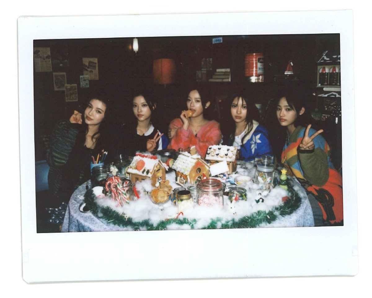 ⋅  ⋅ ──── ꒰  🥨  ꒱amidst the laughter’s sweet embrace, we sculpt gingerbread dreams together – a symphony of friendship, frosting, and mirthful weather. (ᴗ͈ˬᴗ͈)ഒ