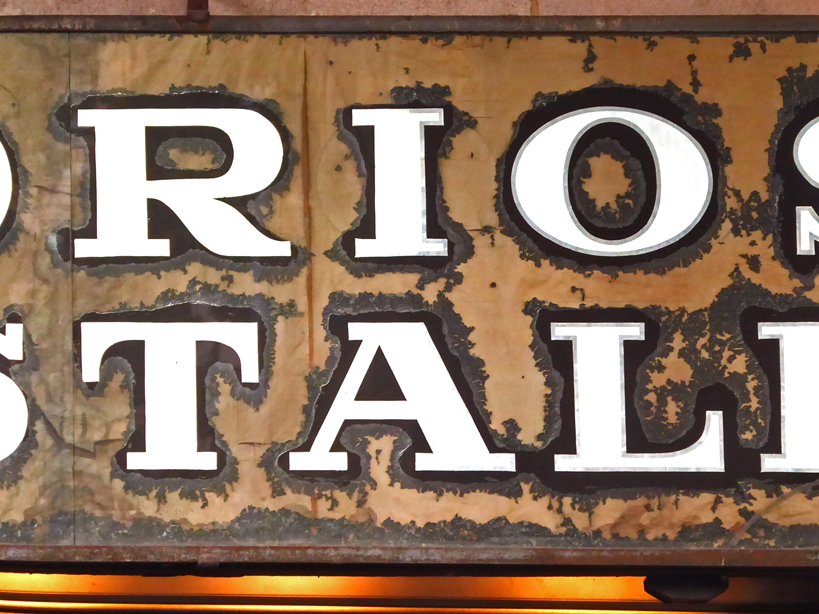 VIDRIOS Y CRISTALES
 #Barcelona #retrosign #retrosignage #enseigne #rotulo #bcn #barna #Clasico #citymakers #architecture #city #vintage #Barcelone #comomolabarcelona #photography #photooftheday #photo #photoshoot #StreetArt #StreetStyle