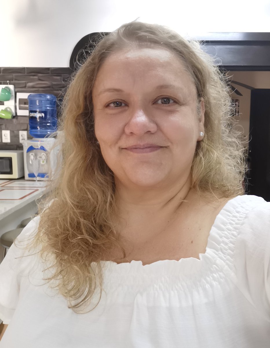 LilileGonzalez's tweet image. Como en enero estoy en modo #cocinera #repostera, las fotos son en mi cocina, of course que desde luego 😉

Había kebranto porque "no poné luego tu foto porke no keré ke ce te vea" 🤡

Acá veme bien ya 🤣