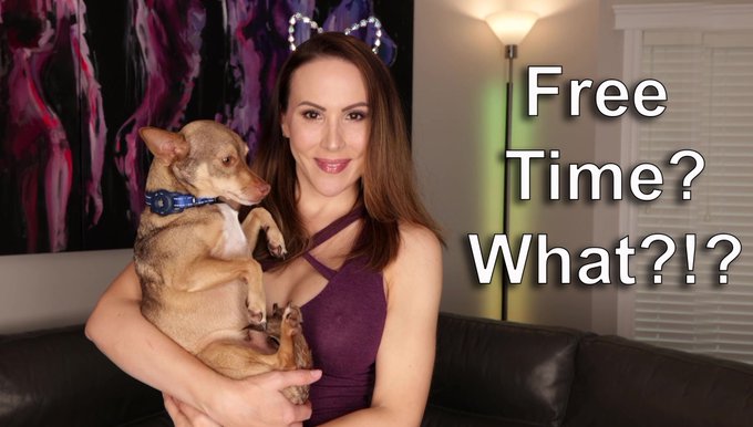New YouTube video is up on https://t.co/jGVaDATydV checking in and showing you my world one steaming