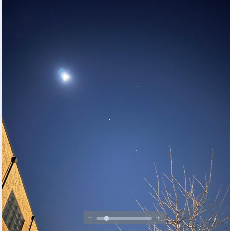 Louloulips's tweet photo. From left to right: the moon, Jupiter and the International @Space_Station over London. https://t.co/wvgBDcxFLh