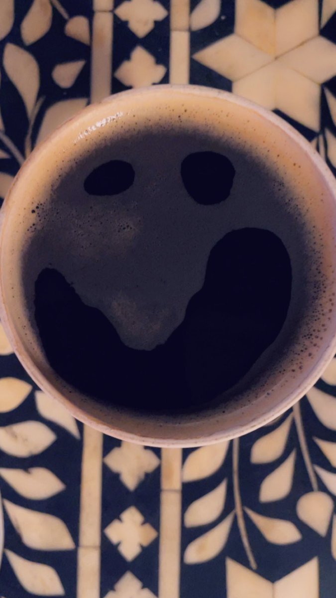 lamo808's tweet photo. كُل اللحظات السّعيدة بدايتها قهوة ،، 🌻 https://t.co/zS3Ciaglnl