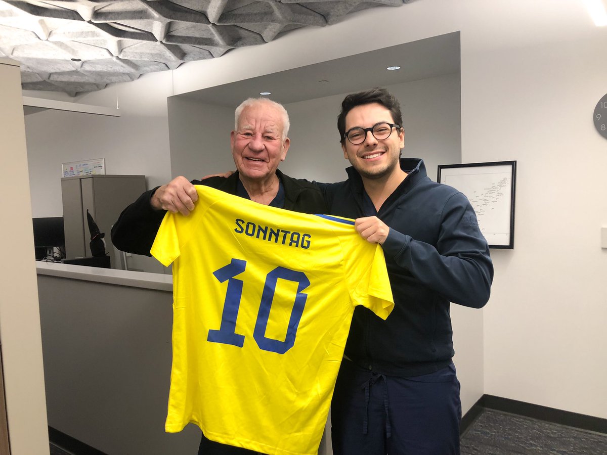 JuanPGiraldoMD's tweet image. Small conversations about Colombian football turned out in this moment—immense admiration for the Spine #10s in neurosurgery. #Sonntag #SpineGiant #Medtwitter.