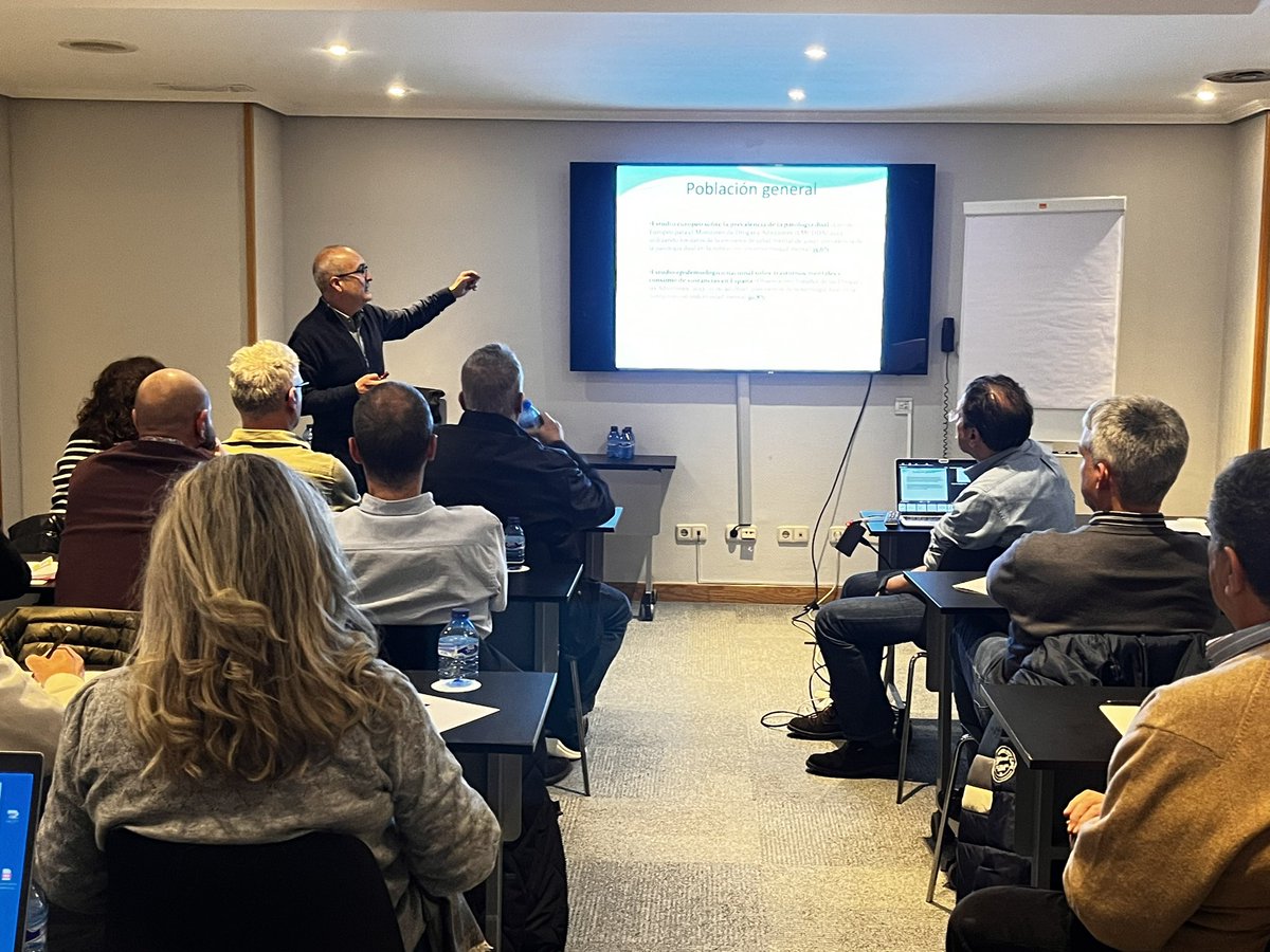 Sanidad_Peniten's tweet image. Continuamos con la #Jornada de #SaludMental y #Adiciones en #prisiones

📕Patología Dual

✅Epidemiología en prisión
✅Manejo farmacológico y uso de fármacos off-label
✅Situación actual y cumplimiento de la legalidad
✅Modelos de atención continuada

#sanidadpenitenciaria