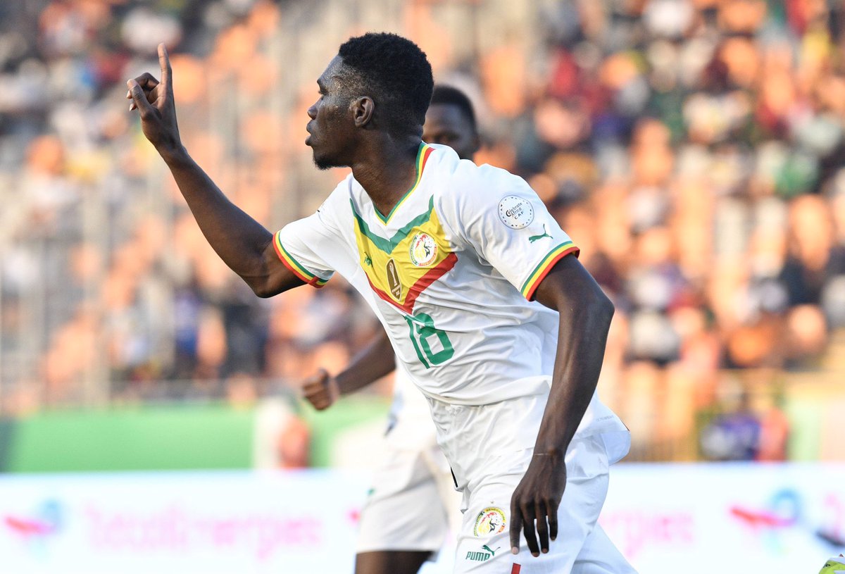 Teranga Lions 🤝 Indomitable Lions Senegal 🇸🇳 march into the AFCON 2023 Round of 16 after edging Cameroon 🇨🇲 3-1 in Yamoussoukro. The reigning champions mean business. No room for error here. 🫡
