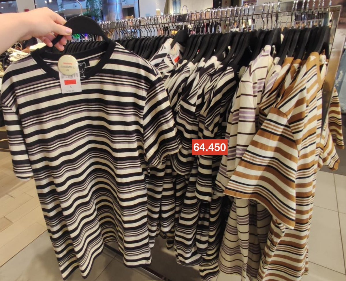 SraAhorro's tweet photo. #INFOROPA
FOREVER 21 está con hasta 60% de descuento en toda la parte de abajo hasta agotar stock, hay varias cosas de hombres que siempre me consultan.
Mucho pantalón a buen precio, short de baño, remeras, camperitas.
Para mujer por supuesto hay mucha variedad para elegir. https://t.co/lglKiboybH