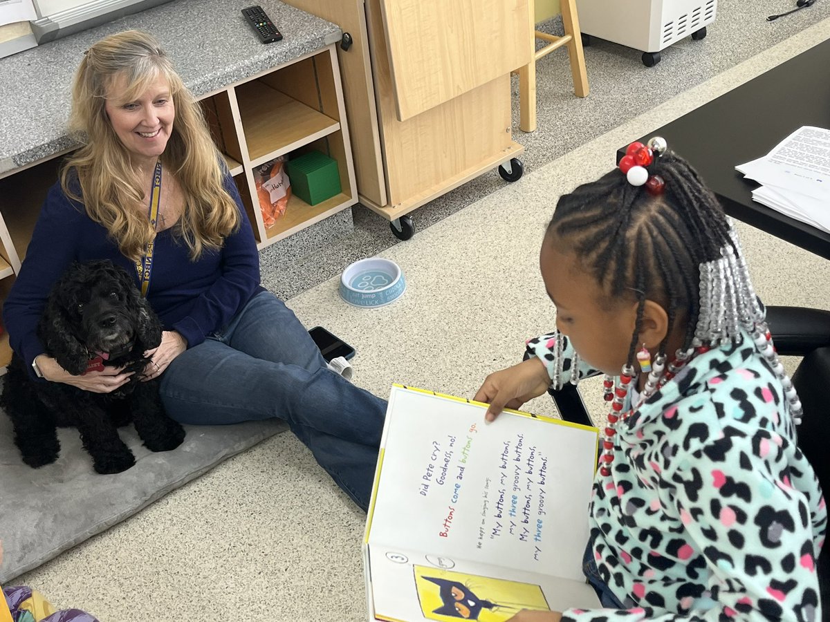 CPES4LIFE's tweet photo. Listening π Ears Program with @vbspca @kimellis3677 Dog πΆ Juliet πΎ loved listening to our 3rd grade readers π @vbschools @VBTitleI #ReadingtoDogs #listeningears @DrManigo @sarapmendez1 https://t.co/ThWPVIsWe6