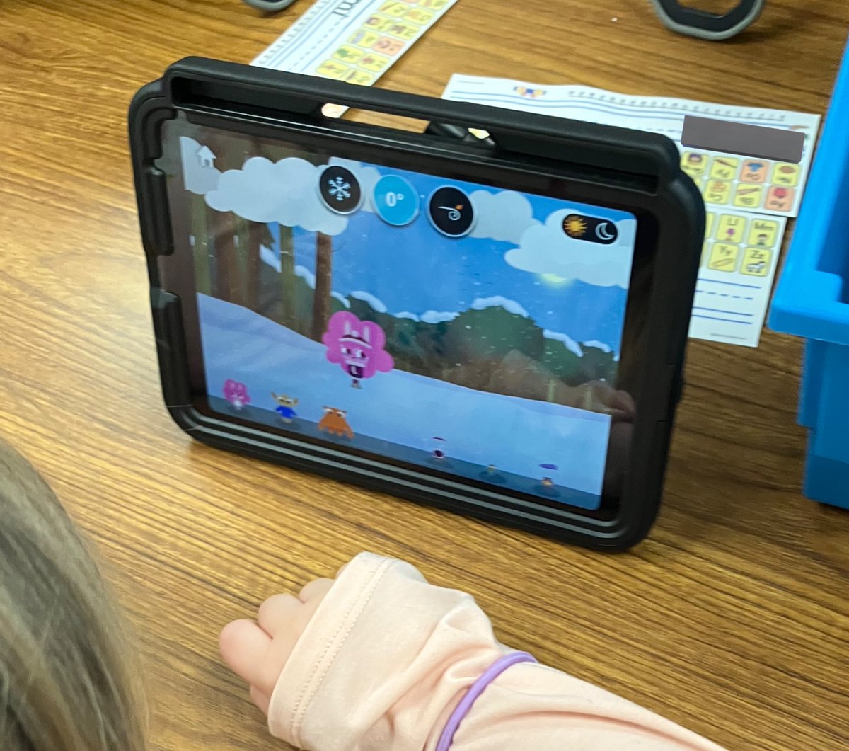 We are learning all about Weather and Seasons in <a href="/claudia_zubia/">Claudia Zubia</a> &amp; Mrs. Gomez’s classes at <a href="/HayesHawks/">Jeanette Hayes Elem</a>! Students explored weather elements on their iPads☀️🌧️❄️ #KISDelemtech