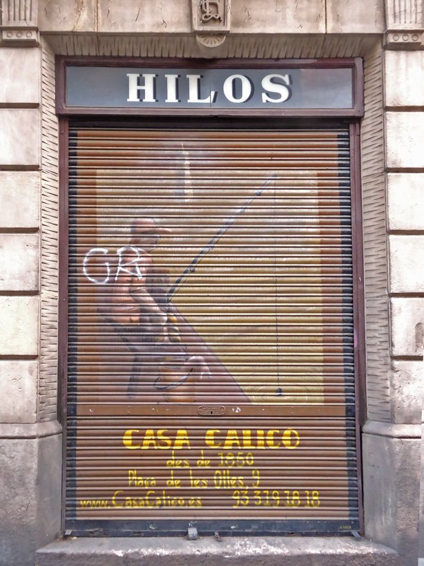Casa CALICÓ - Arreos de Pesca  #Barcelona #retrosign #retrosignage #enseigne #rotulo #bcn #barna #Clasico #citymakers #architecture #city #vintage #Barcelone #comomolabarcelona #photography #photooftheday #photo #photoshoot #StreetArt #StreetStyle