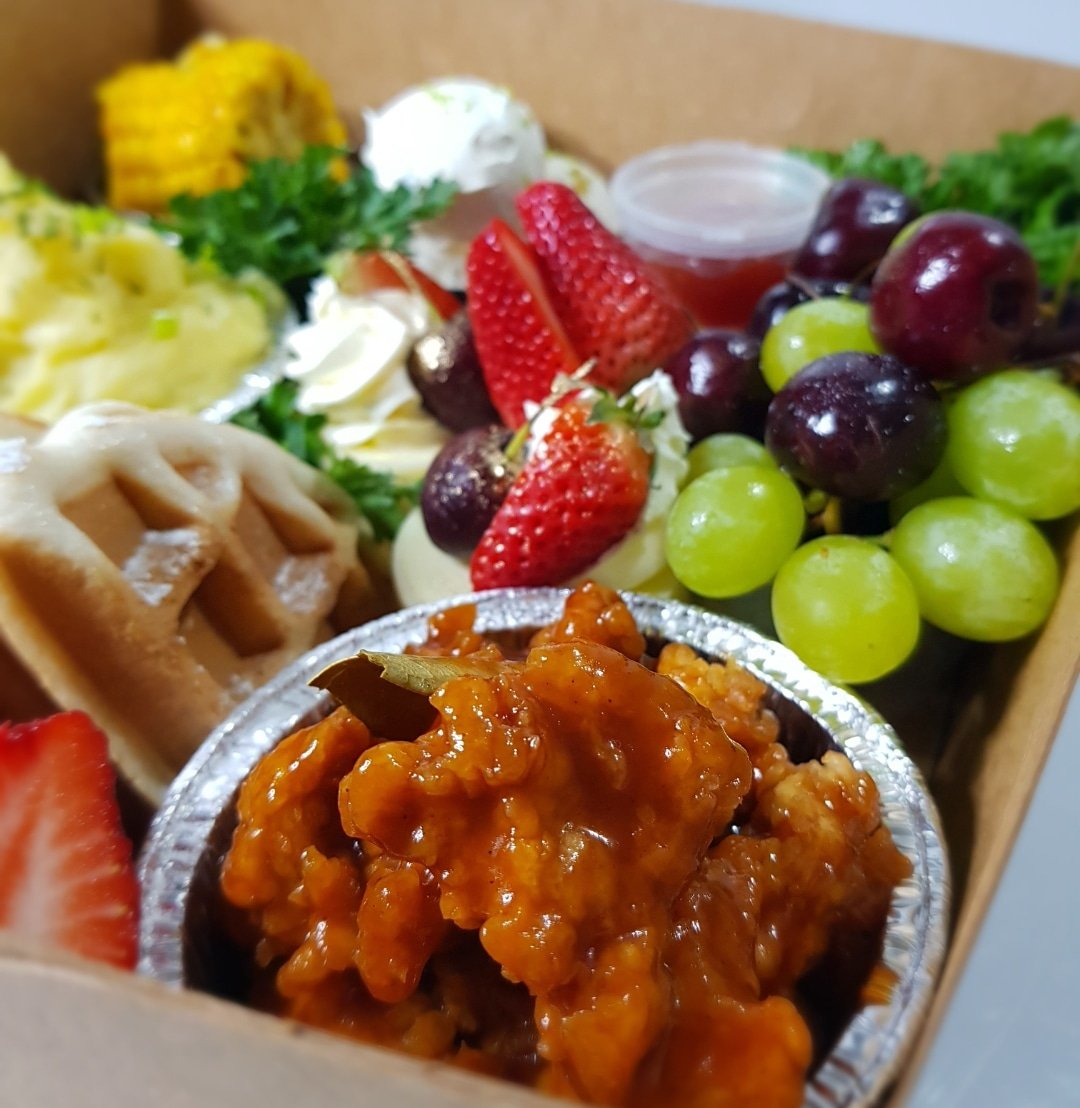 DelisCreations's tweet photo. We Brunch'N this Valentine's 
•BBQ Chicken Bites
•Waffles
•Creamy Garlic Mash
•Corn in Coconut Milk
•Mini dessert
•Assorted fruits
( Chantilly, Homemade made Jam, Maple syrup)
$450 https://t.co/D6JZDeIrm9