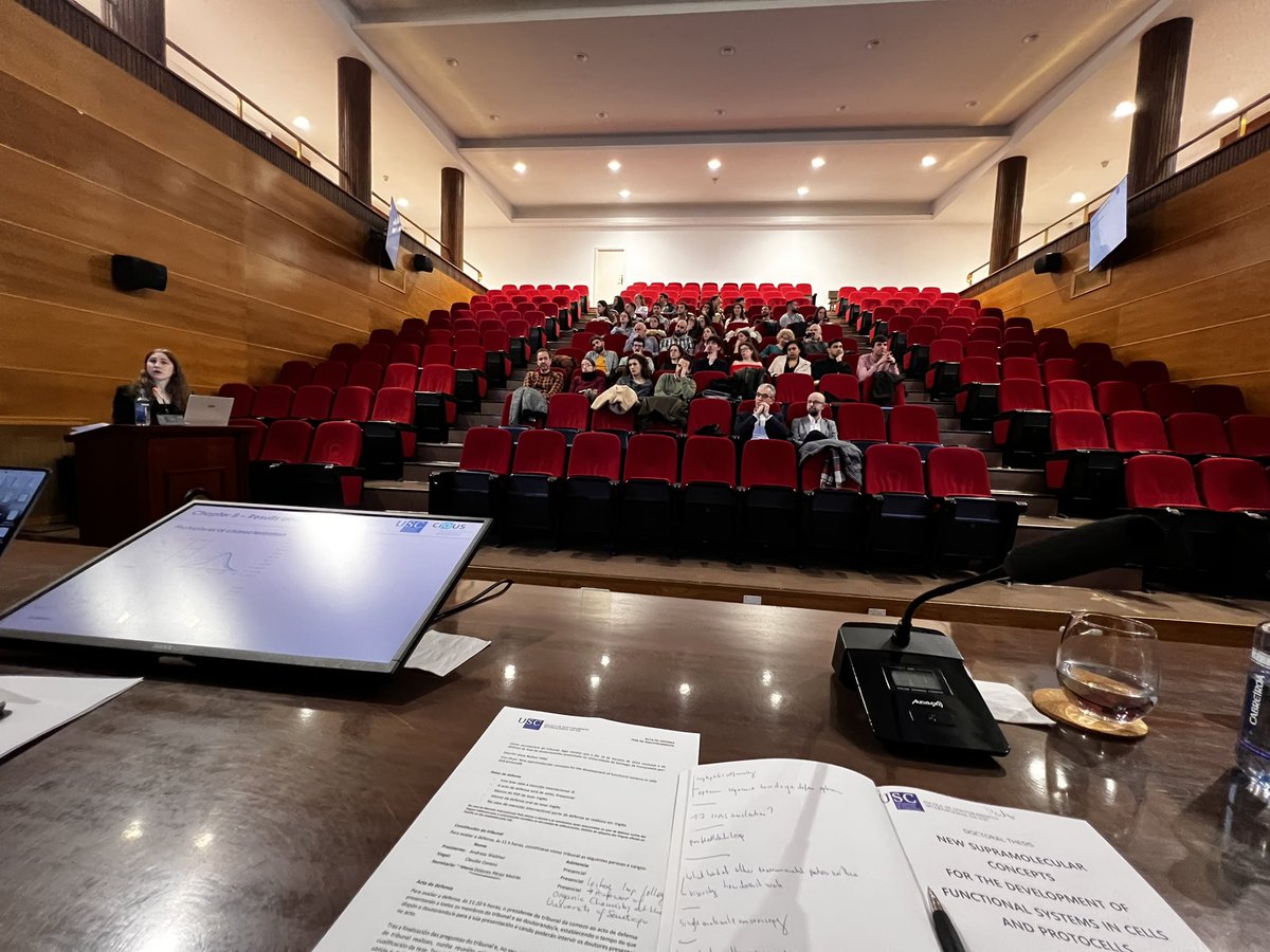 WaltherLab's tweet image. Amazing day in Santiago with Alicia’s excellent phd defense and a talk on DNA #syntheticcell thanks to @MontenegroLabo @ContiniClau @ciqususc