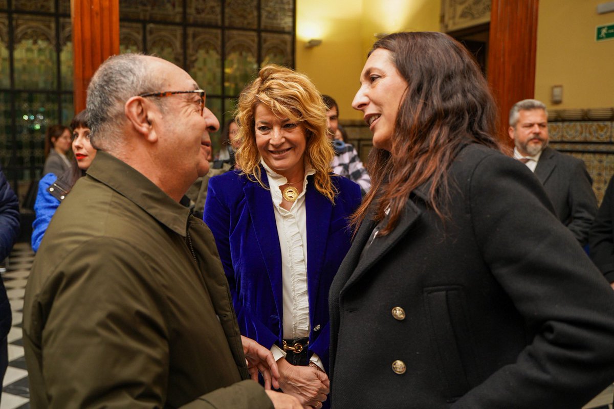 Loles López (@loleslopez) on Twitter photo Por primera vez, #Andalucía cuenta con una estrategia para las personas sin hogar que presentamos en #Huelva con <a href="/PilarMirandaPlt/">Pilar Miranda Plata</a>.
7 objetivos, un centenar de medidas y una inversión de 60M€. Busca reducir el n° de personas sin hogar, a través de un nuevo sistema de atención. Por primera vez, #Andalucía cuenta con una estrategia para las personas sin hogar que presentamos en #Huelva con <a href="/PilarMirandaPlt/">Pilar Miranda Plata</a>.
7 objetivos, un centenar de medidas y una inversión de 60M€. Busca reducir el n° de personas sin hogar, a través de un nuevo sistema de atención.