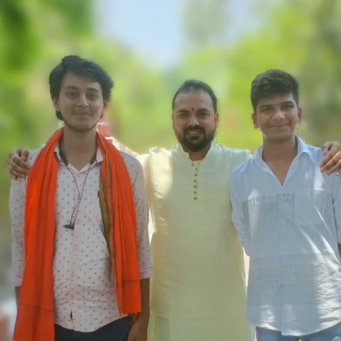 RoyPranay431's tweet photo. अखिल भारतीय विद्यार्थी परिषद के राष्ट्रीय महामंत्री मार्गदर्शन बड़े भैया @yagywalkya जी को जन्मदिन की हार्दिक शुभकामनाएं एवं बधाई 💐 

ईश्वर से आपको उत्तम स्वास्थ्य एवं दीर्घायु जीवन की कामना करता हूं 🙏🏻
@ABVPVoice
#YS #ABVP https://t.co/bf1kPo0zW4