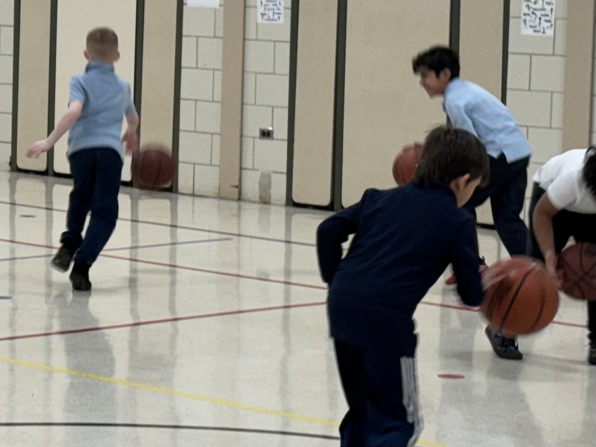 b_physical's tweet image. PE week in review… This week we have been working on our basketball 🏀 skills in preparation for our skills challenge.  We been busy working on ball handling, passing, and shooting.  Next week we will start working on jump rope skills.