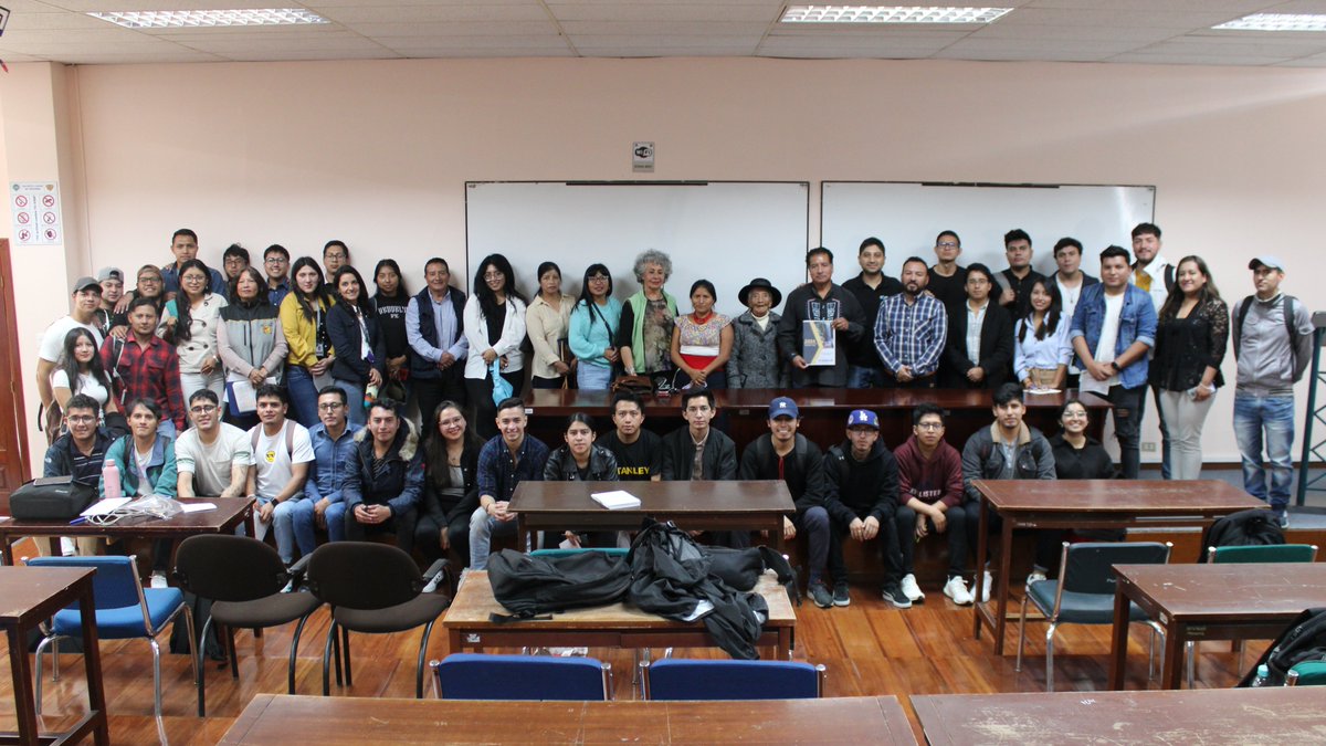 El Ing. Burbano, Director de la carrera de Minas informó sobre los resultados del proyecto de vinculación realizado en Armero. El decano de #FIGEMPA, Ing. Pinto, destacó el compromiso de la universidad. Estuvieron presentes miembros de la comunidad y se entregaron reconocimientos