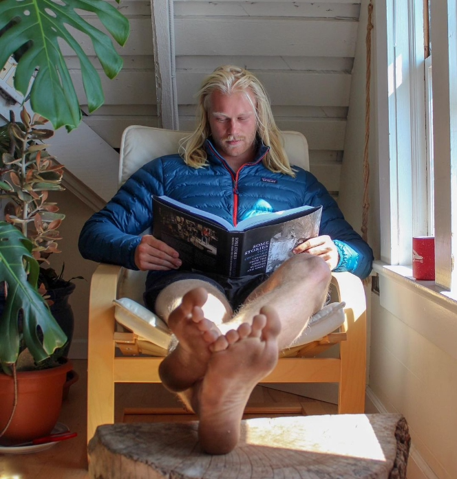 Planning to kick back with a good book this weekend? Allow us to recommend SOME STORIES by Patagonia founder Yvon Chouinard. 

tinyurl.com/2p9stumm