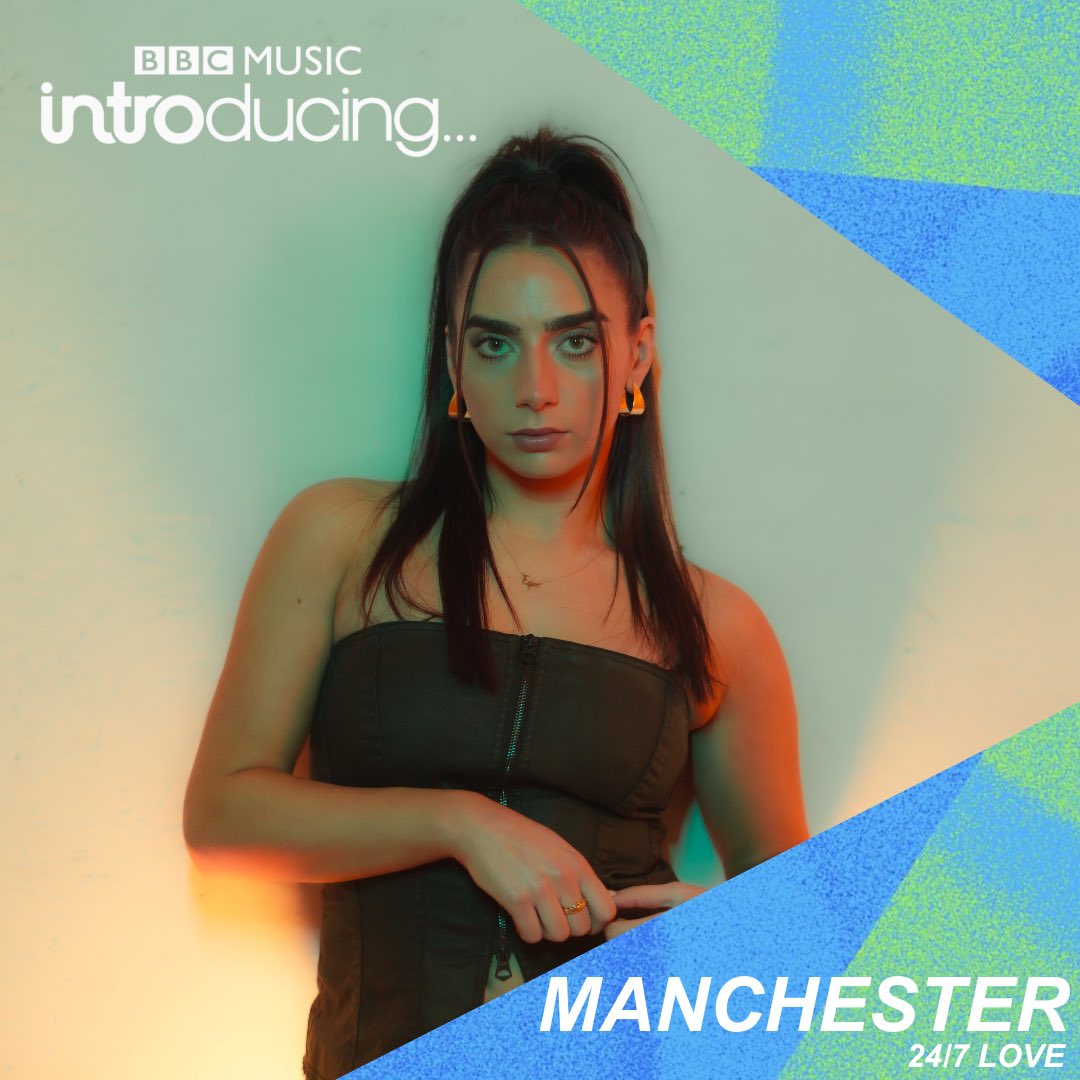 EffiNicki's tweet photo. 24/7 LOVE GOT ITS FIRST PLAY ON RADIO!!! Thank you so much @DJ_Roesh for playing my track and for your kind words on your show last night @bbcintroducing @introducingmcr @BBCRadioManc 

24/7 LOVE is out a week today💌

#bbcintroducing #bbcintroducingmanchester https://t.co/7ef2ryEw7Y