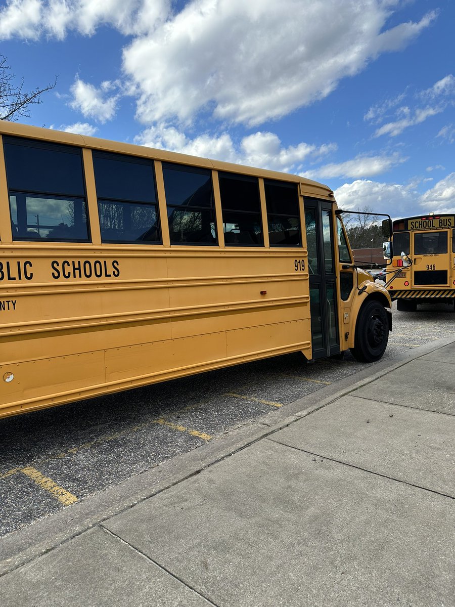 Sometimes people come into your life at the exact right time. The 919 bus driver took me under her wing 2.5 years ago as a new AP and helped me exponentially. Today was her last day as a driver for us but definitely not our last time seeing each other.Much love to my Amy Trentin!