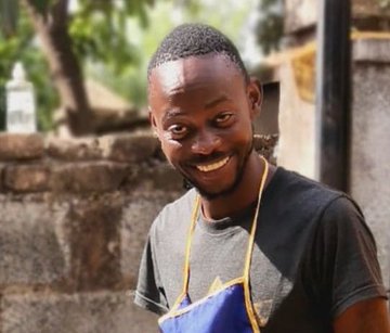 Holy 10: Mubgaitewo pressure here?

Guy at Service Station: Tiri kutanga matama here kana kuti matyre?