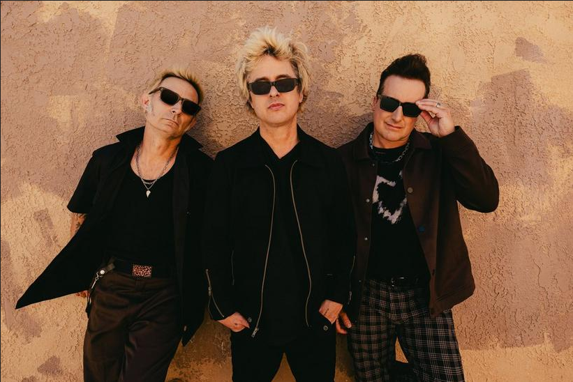LotusWolfPod's tweet photo. @GreenDay Happy #SAVIORS! album release day! #GreenDay #BillieJoeArmstrong #TreCool #MikeDirnt #JasonWhite #RobCavallo https://t.co/A8oLOgxynJ