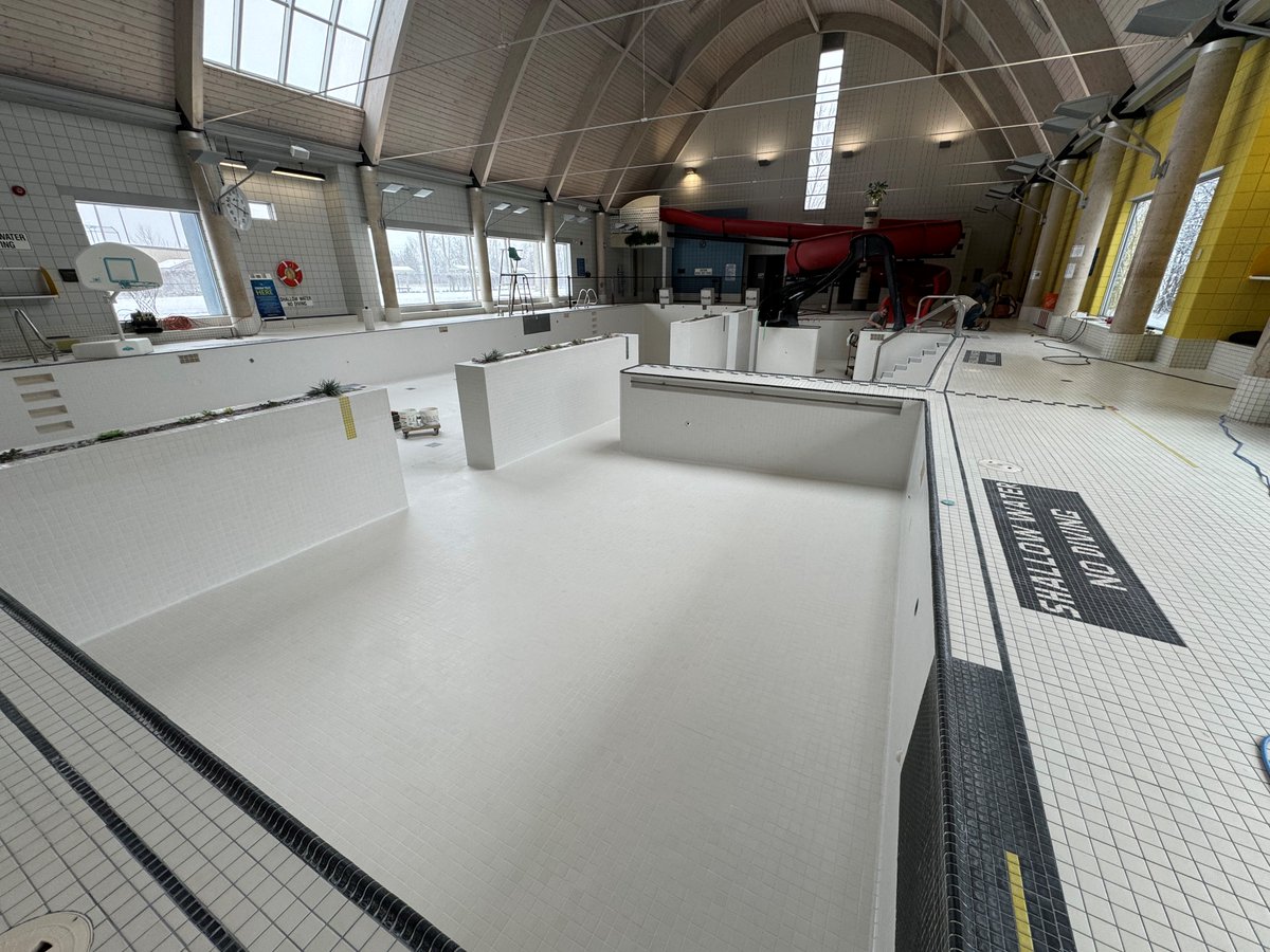 CityKitchener's tweet photo. Lyle Hallman pool has been undergoing some general maintenance since Dec. 24 and will be reopening on Jan. 22! Check out these pictures of the pool empty during the maintenance.
#KitchenerPools https://t.co/lGrc3xTqJz