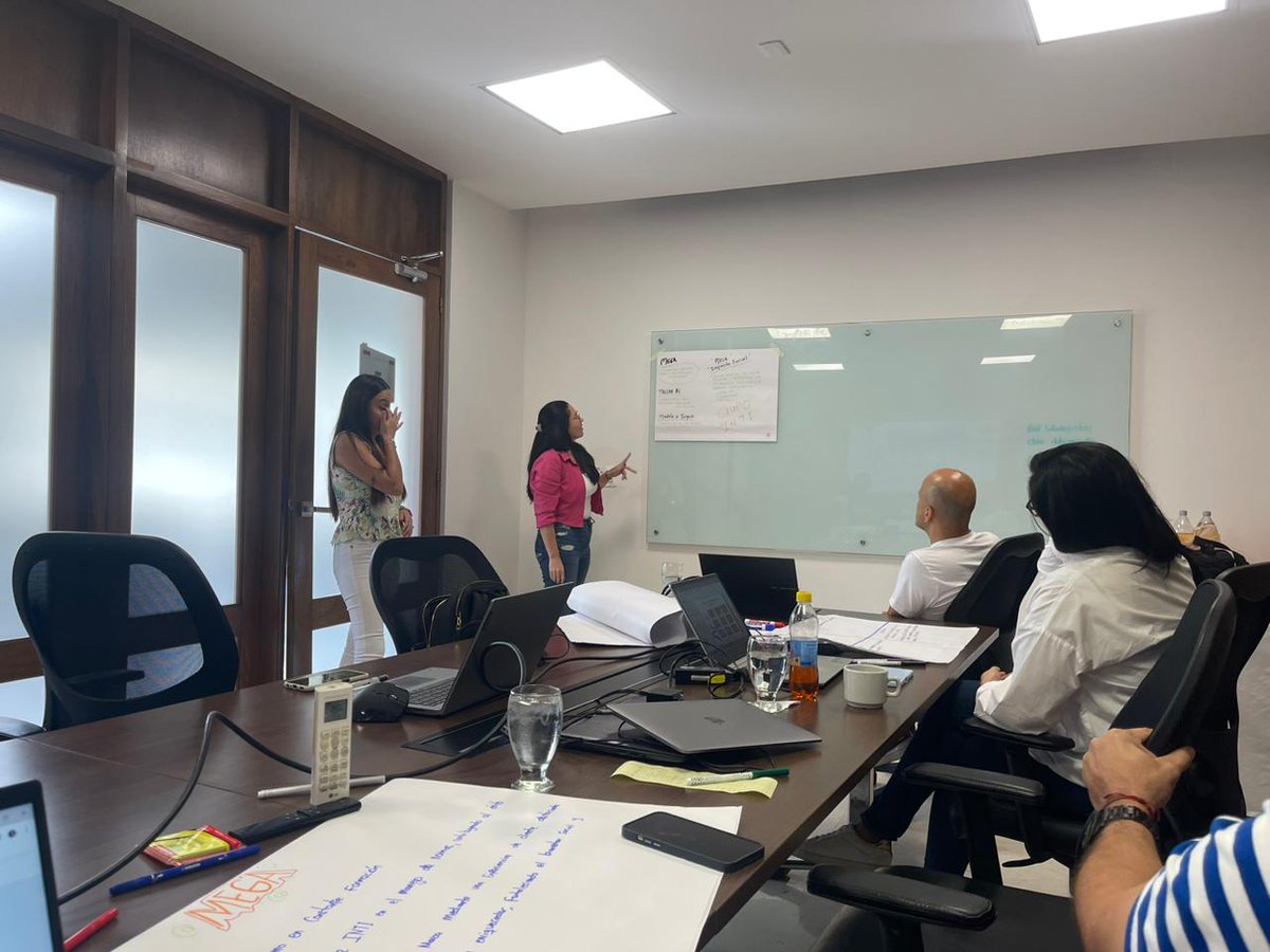 grupointi's tweet photo. #EnImágenes | ¡Inti avanza con determinación! Nuestro equipo se ha reunido para diseñar la MEGA y plan estratégico 2024, trazando el camino hacia nuevos logros y éxitos. ¡Juntos, alcanzaremos alturas inigualables! 🌟 #Inti2024 #EquipoUnido https://t.co/UWmaOXQkYF