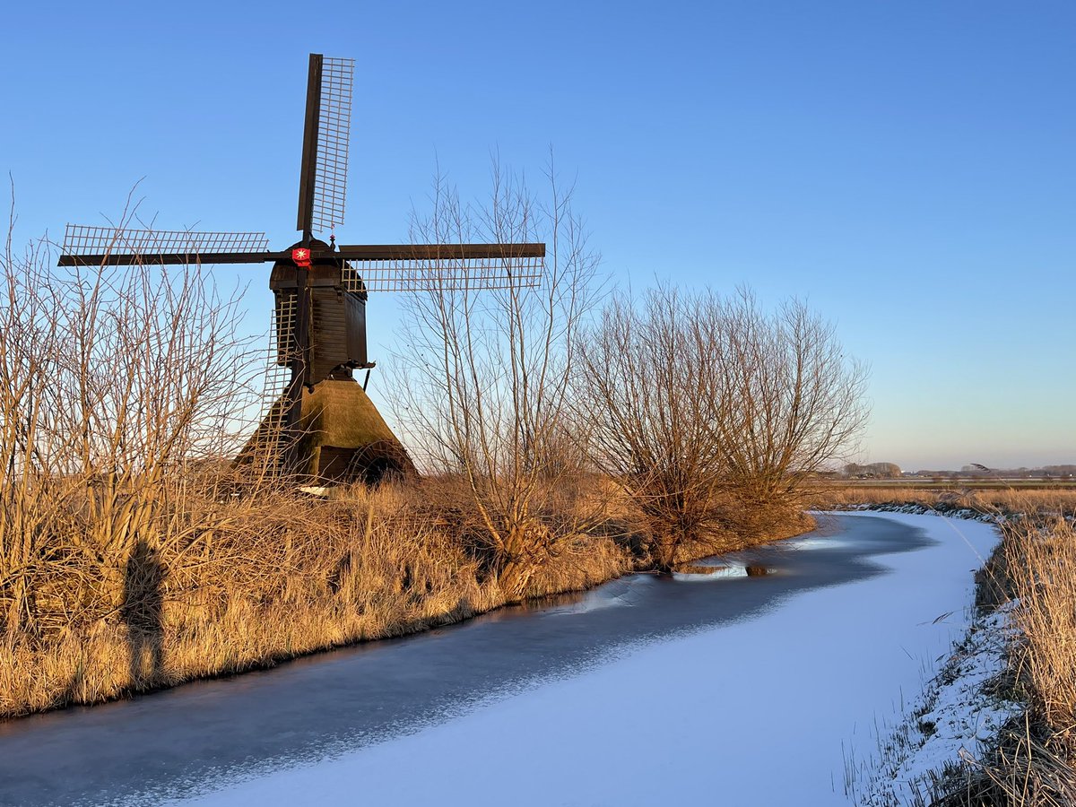 JanineBos's tweet photo. Sta ik zelf ook op de foto! #uitwijksemolen #uppel #altena #wandelen https://t.co/UWgn2rAcZy