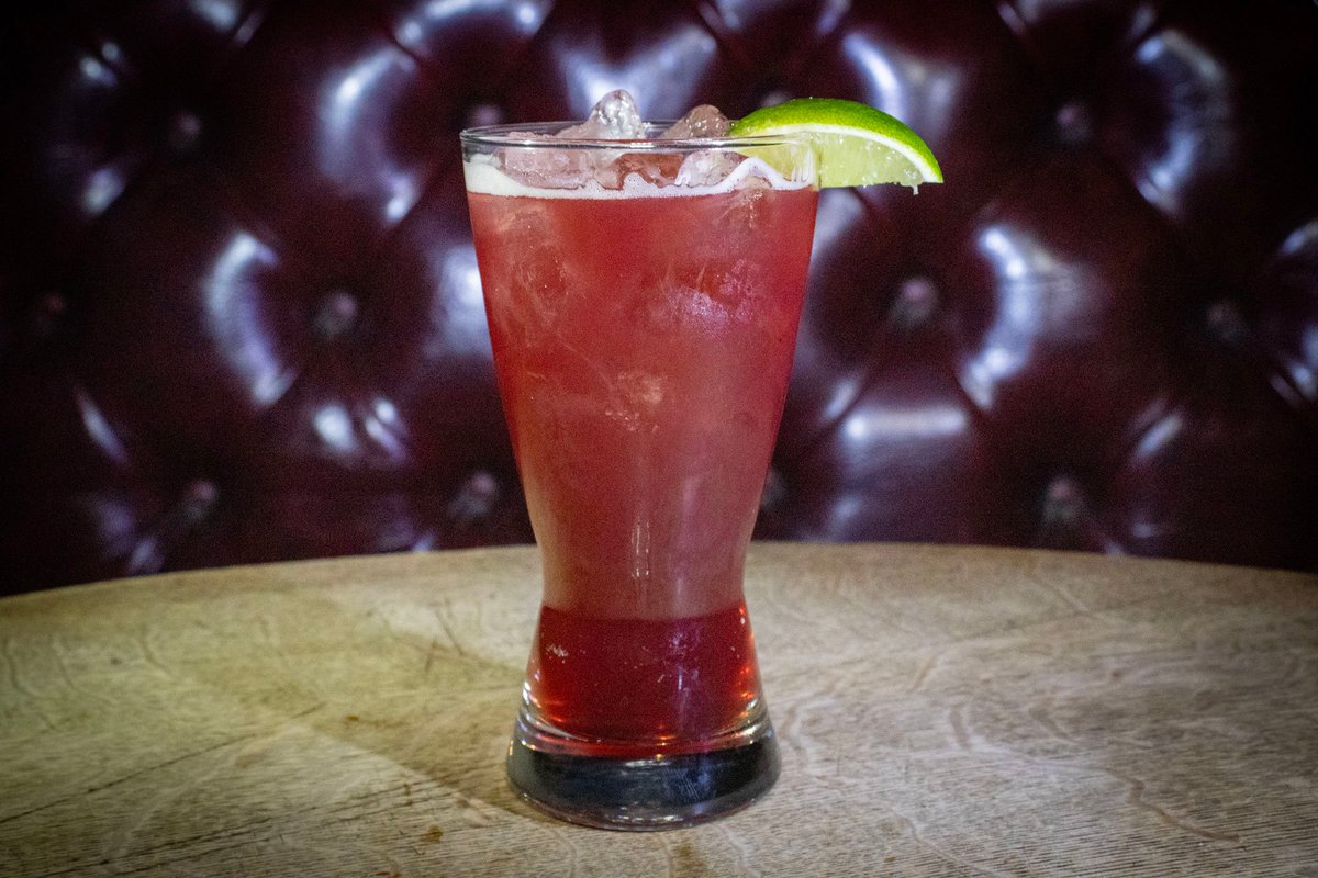 nitehawkcinema's tweet image. If you’re doing Dry January this year, we have some exciting new options!

Our new collab w/ @rubyforfun is now available, as is an NA housemade pomegranate, yuzu, rosemary spritzer.

If you’re not quite dry but just a little less wet, try our Otto E Mezzo low-ABV winter shandy."