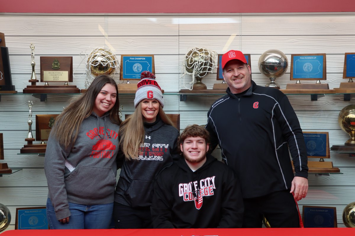 NCtrojansFB's tweet photo. Two incredible young men decided on their futures this week. Extremely proud and excited for them, and their families! Congratulations! More to come! 
#ForeverTrue https://t.co/nyIWVD6zar
